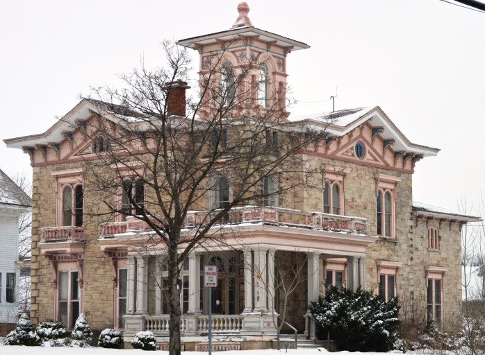 040416_Stately Medina Home